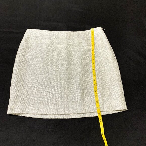 Banana Republic Skirt. Metallic. Ivory. Mini. Pencil. Size 8. Elegant. - Picture 3 of 11